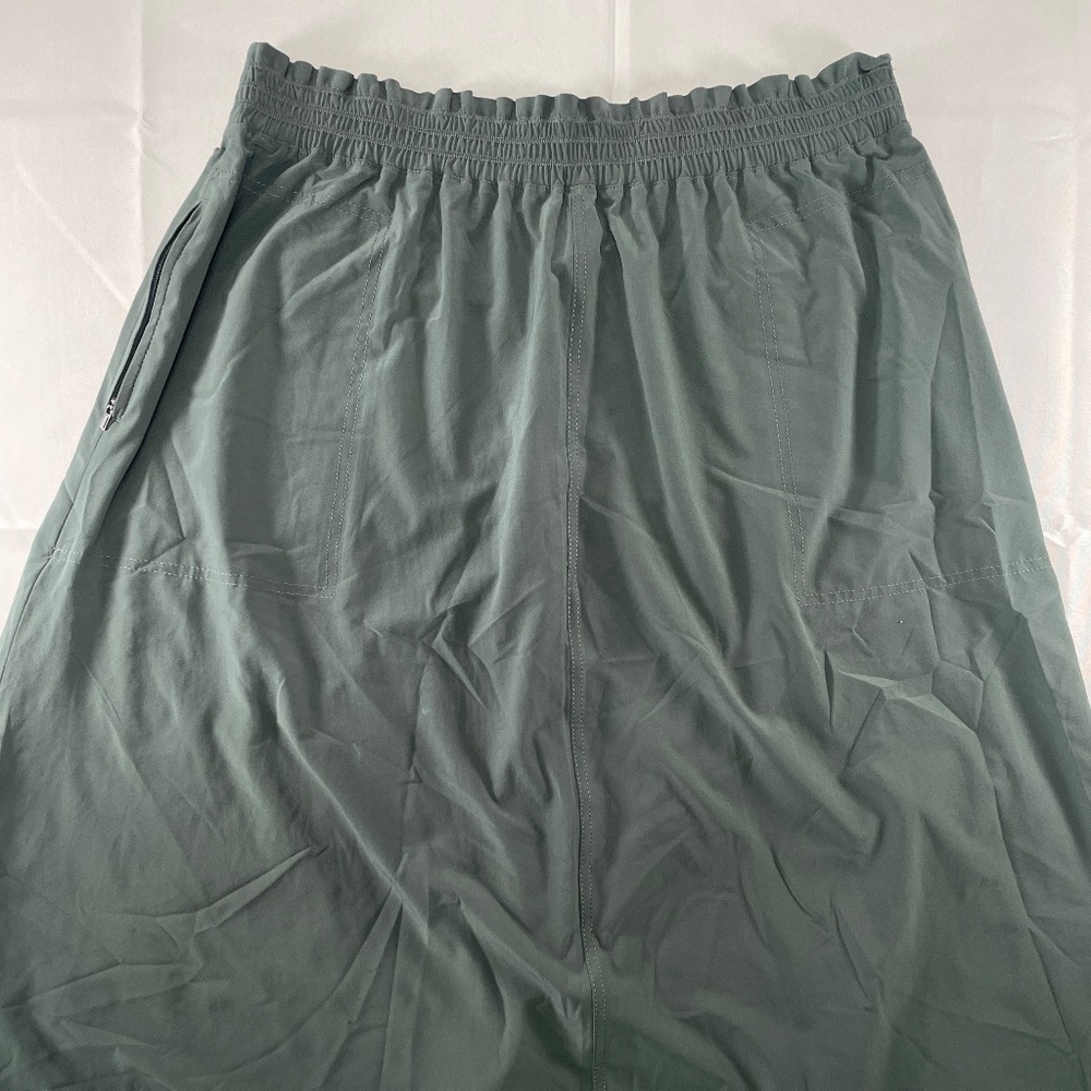 Athleta Women’s Brooklyn Sage Green Performance Midi Skirt - Size 1X